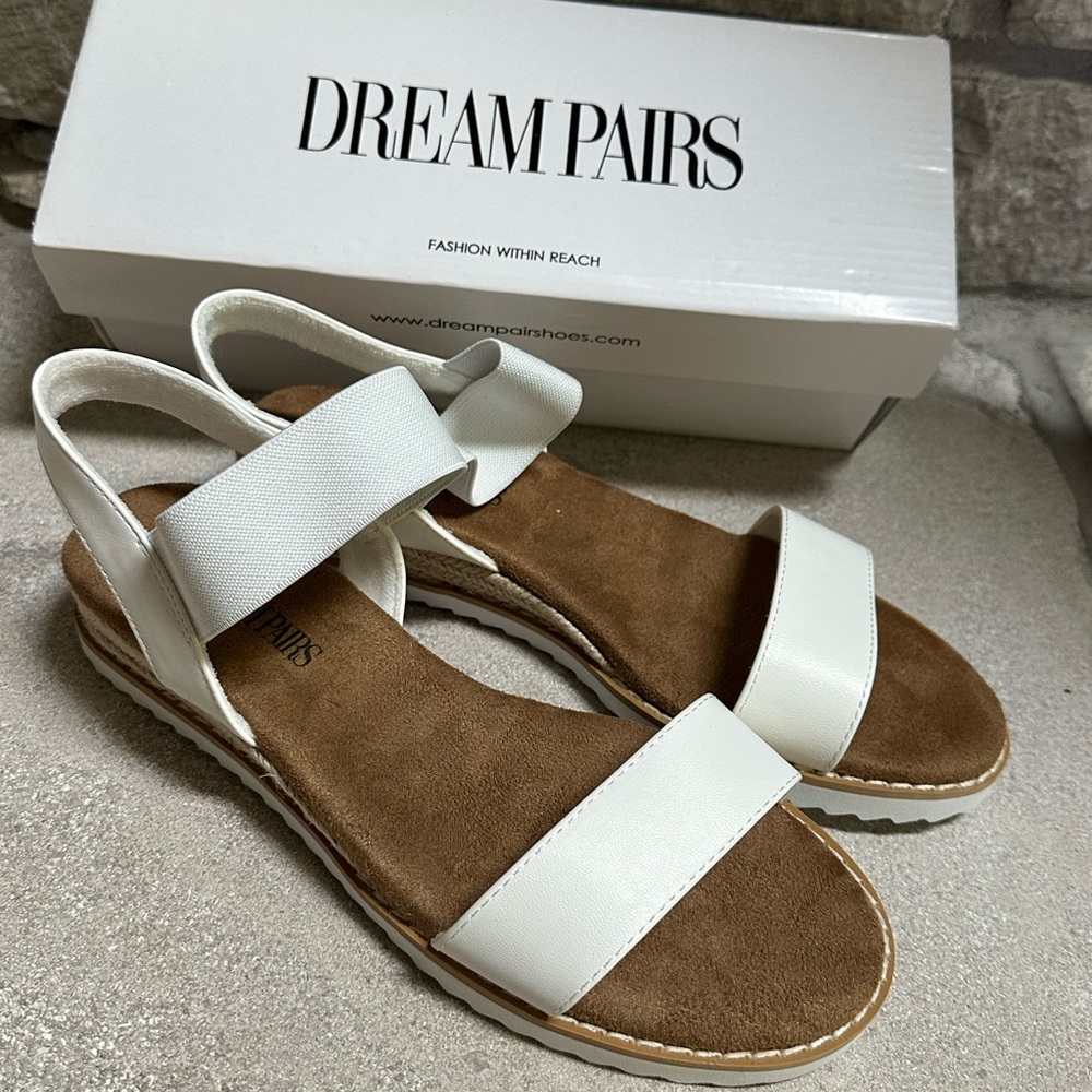 Dream Pairs White and Brown Sandals